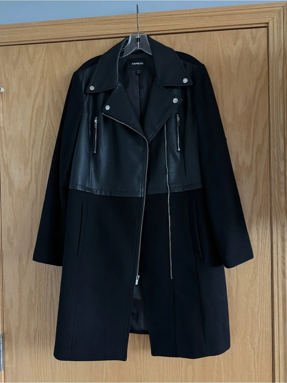 Express Coat - Picture 1 of 3